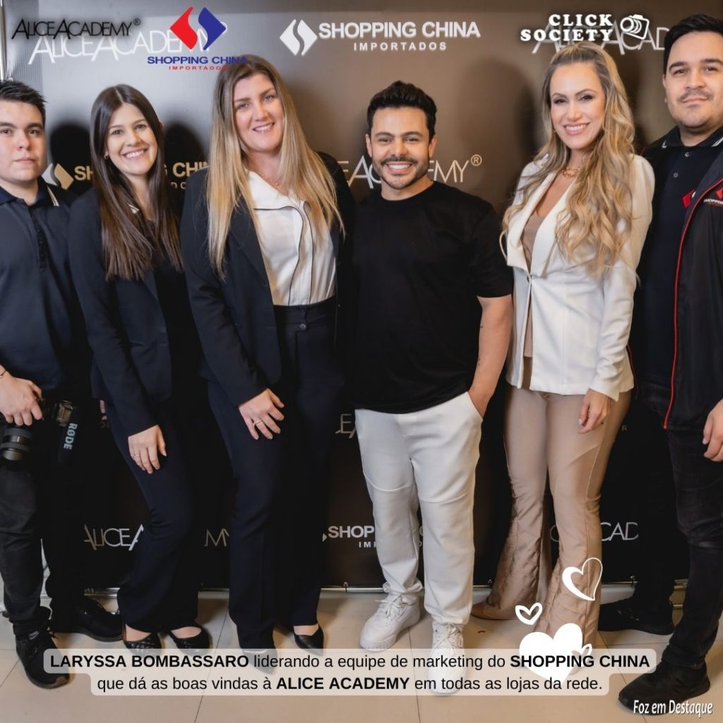 Alice Academy no Shopping China - Laryssa Bombassaro