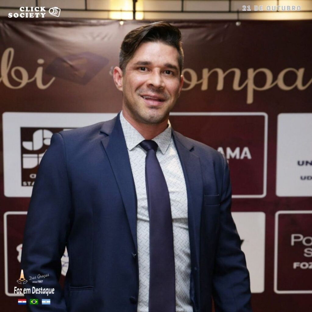 Arq. REGINALDO FREITAS