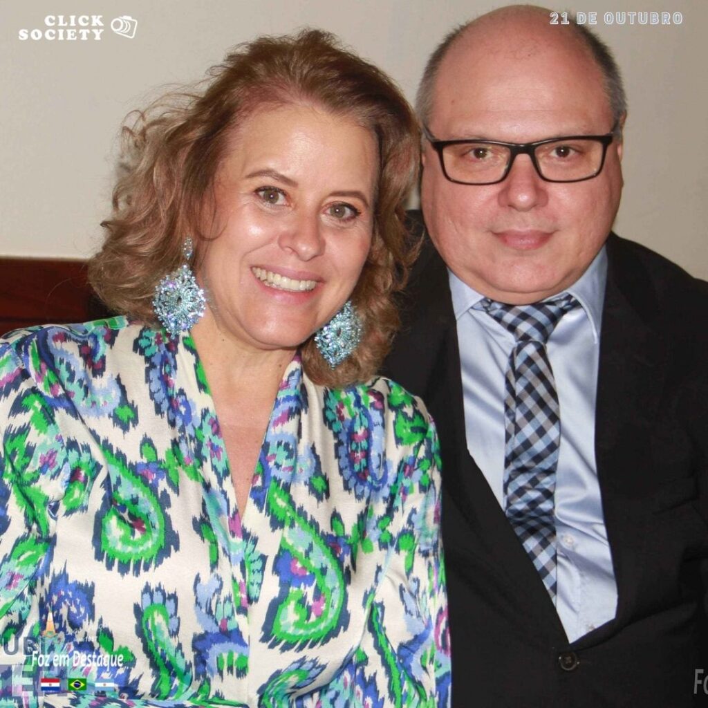 Compasso AEFI Rubi OABFoz Arquiteta MÁRCIA FIDÉLIS & Cirurgião Plástico JOSÉ ANTÔNIO PIRES