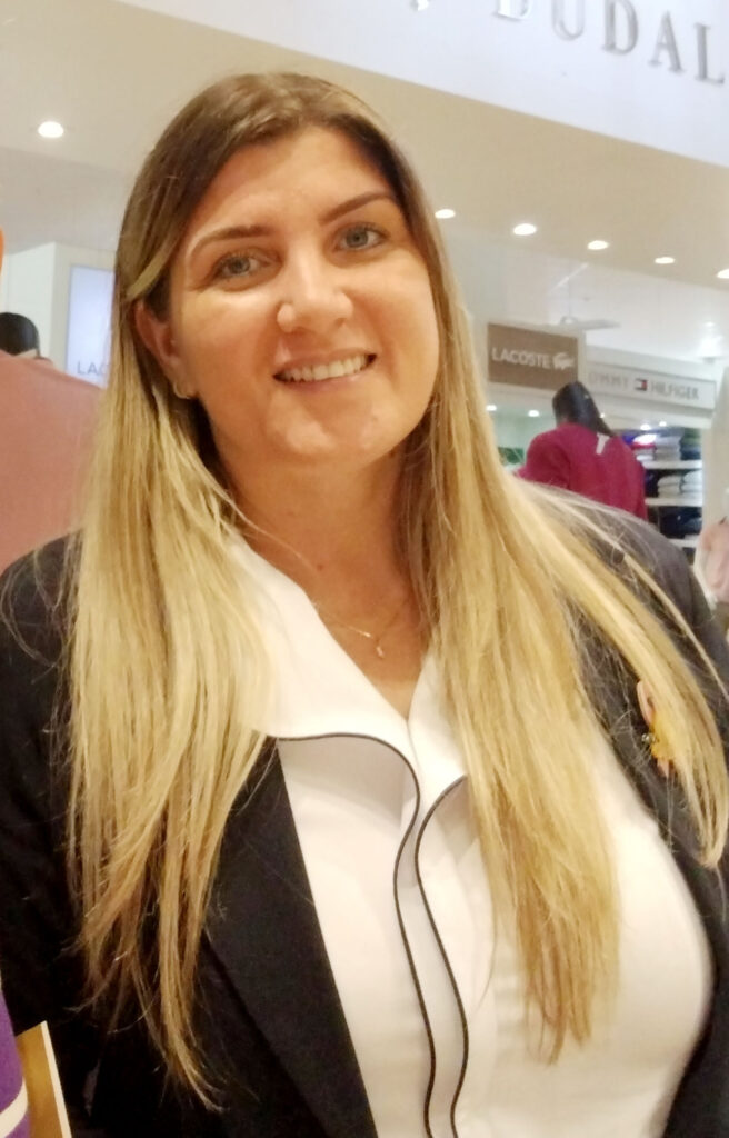 Laryssa Bombassaro Gerente de Marketing do Shopping China Ciudad del Este.
