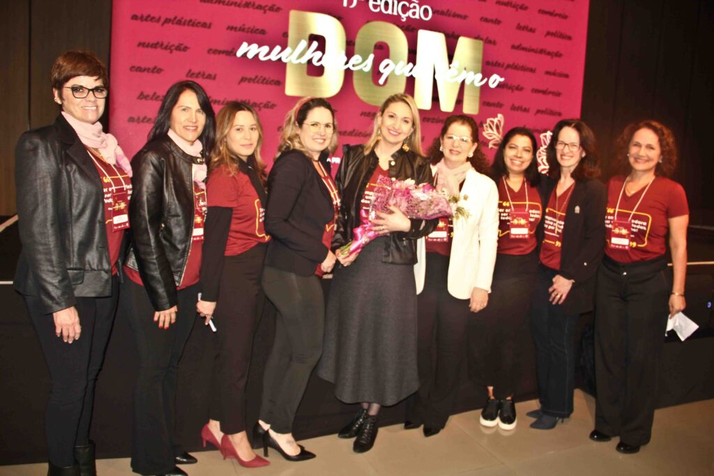 FECOMÉRCIO CMEG PREMIA MULHERES