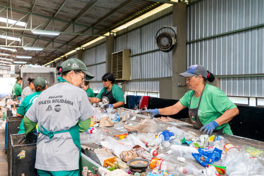 ENIO VERRI UM ANO ITAIPU - VAlorização de recicláveis