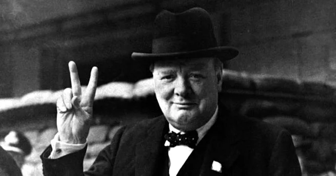 Reflexão 23 de Abril 2024 “A coragem é a primeira virtude do estadista. Sem ela, a coragem, todas as outras virtudes desaparecem na hora do perigo.” Sir Winston Churchill - militar, estadista e escritor britânico (1874-1965) Reflexão 23 de Abril 2024 Foz em Destaque
