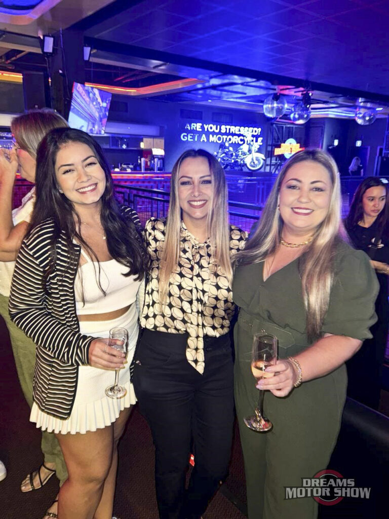 DREAMS PARK INFLUENCER DREAMS SABRINA AKL, THAYS ALBUQUERQUE, FRANCIELI ALBUQUERQUE
