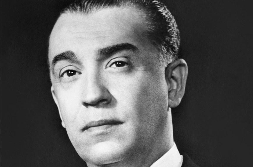 Reflexão 23 de Maio 2024 "Costumo voltar atrás, sim. Não tenho compromisso com o erro." Juscelino Kubistchek - Médico, oficial da Polícia Militar mineira e político brasileiro. Foi o 21.º Presidente do Brasil
