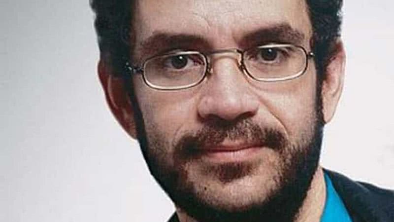 "Quando tudo parece dar errado acontecem coisas boas que não teriam acontecido se tudo tivesse dado certo." Renato Russo - Cantor, compositor, produtor e multi-instrumentista brasileiro, célebre por ter sido líder, vocalista e fundador da banda Legião Urbana.