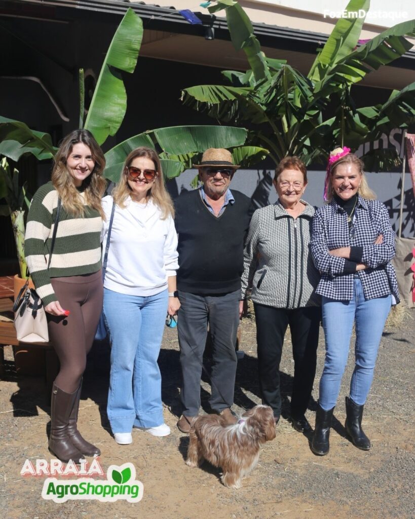 Arraiá AgroShopping Foz Foz em Destaque
Marlene Frizon Romão, Dra. Andressa Frizon Romão, Chico Romão, Laiismara Frizon e