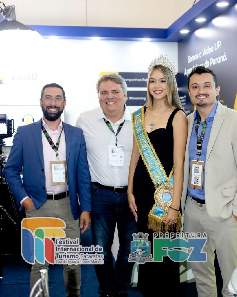 realizações e conquistas FitCataratas 20 anos -prefeitura municipal - O Secretário de Comunicação e Relações Institucionais em Foz do Iguaçu é João Zisman.
O Secretário Municipal de Turismo de Foz do Iguaçu é Jin Bruno Petrycoski.