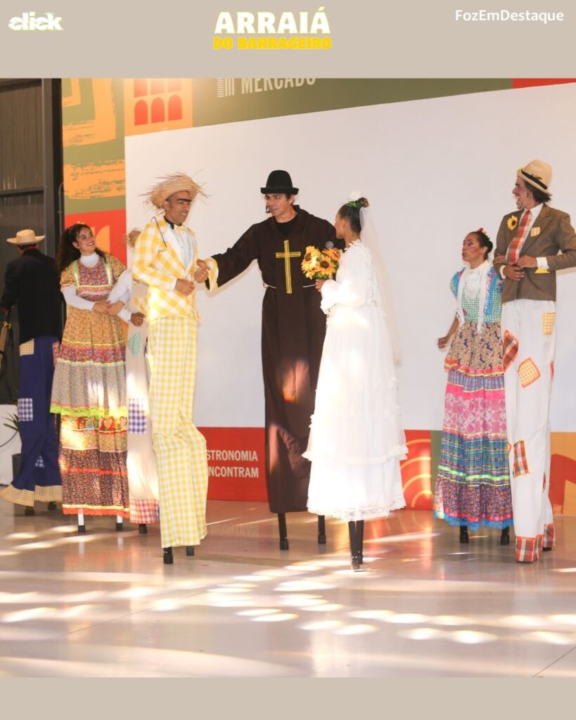 Sucesso Arraiá do Barrageiro 
Troupe Circo da Lua