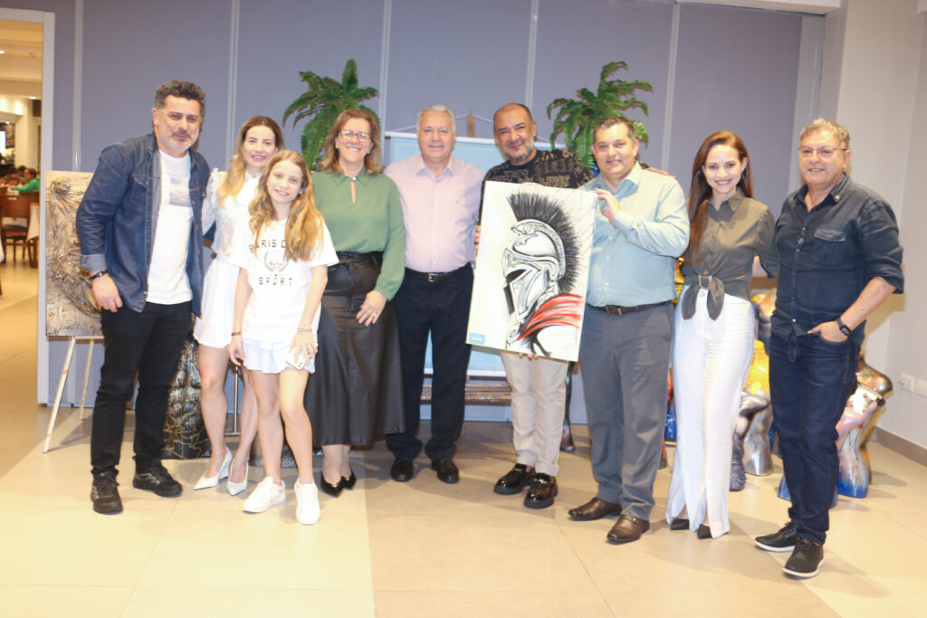 Exposição “Almas em Cores” de Orlando Rodrigues é Sucesso e Enaltece a Cena Cultural de Foz do Iguaçu
Foz Plaza Hotel